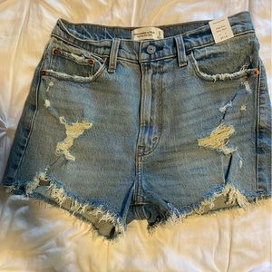 Women’s Abercrombie high rise mom shorts size 27